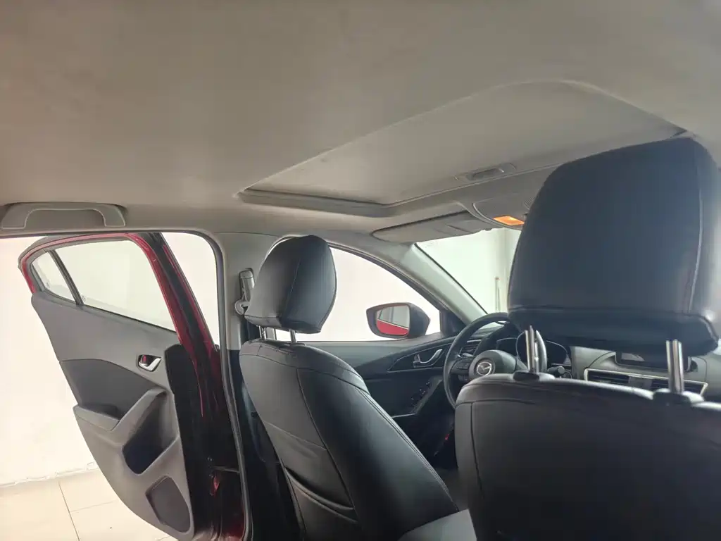 Mazda 3 Axela 2016 — фото 12
