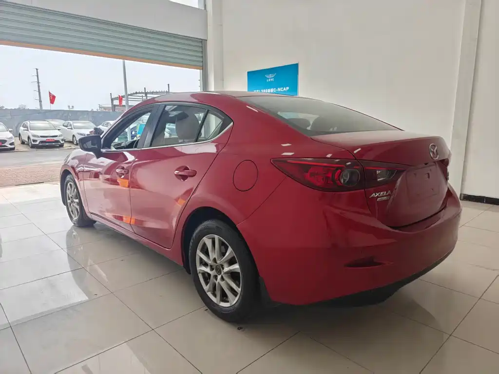 Mazda 3 Axela 2016 — фото 14