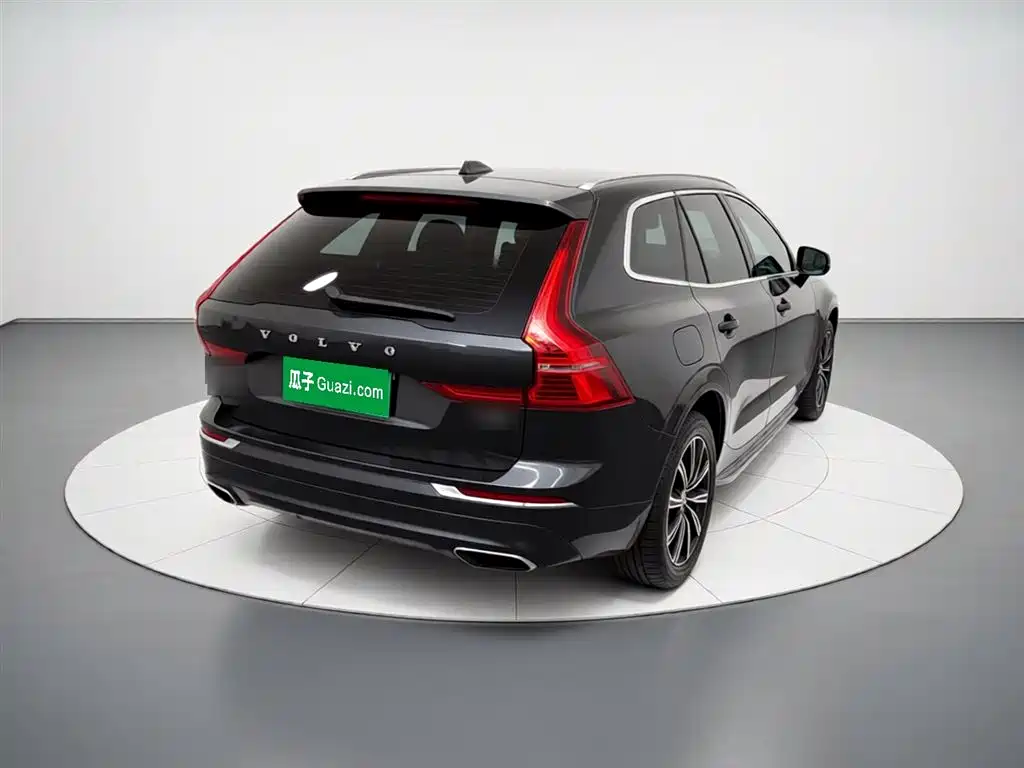 Volvo XC60 2019 — фото 6