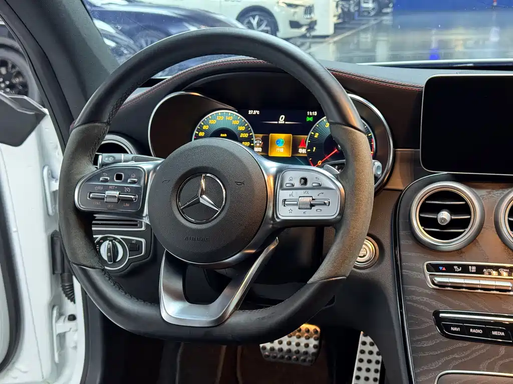 Mercedes-Benz C-Class 2023 — фото 11