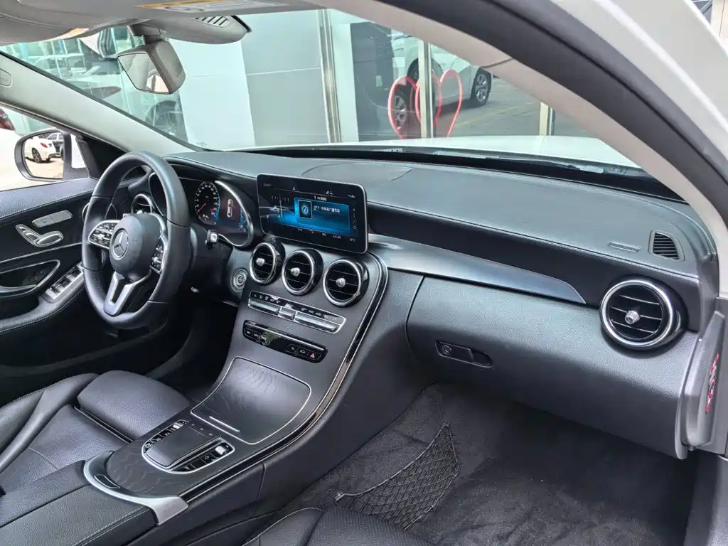 Mercedes-Benz C-Class 2019 — фото 7