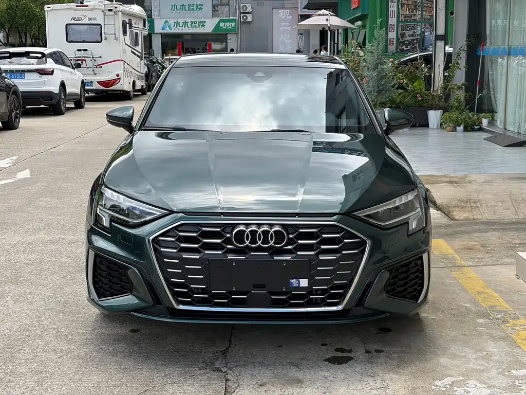 Audi A3 2023 — фото 1