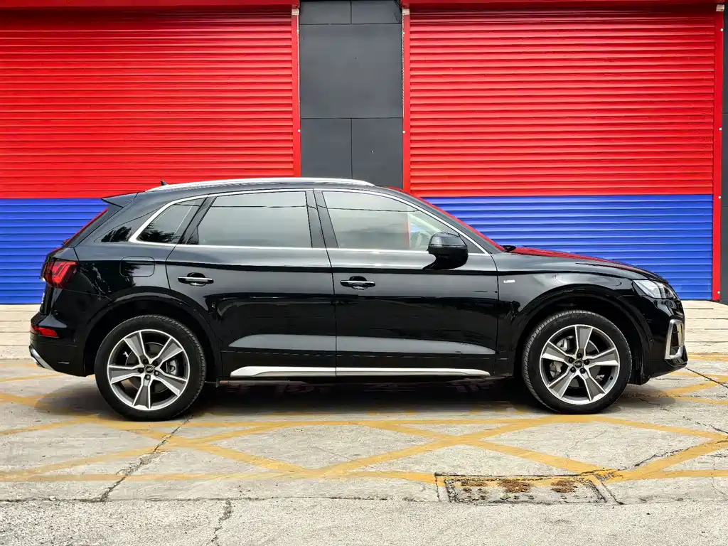 Audi Q5L 2021 — фото 12