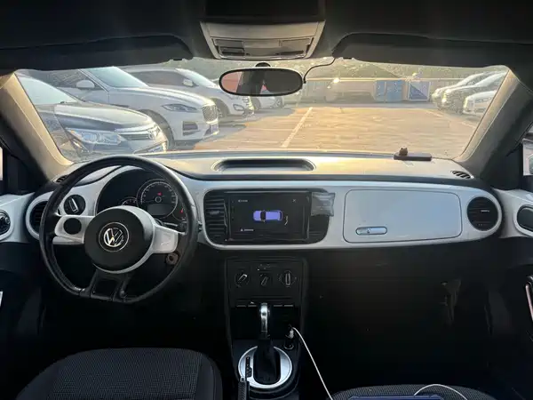 Volkswagen Beetle 2016