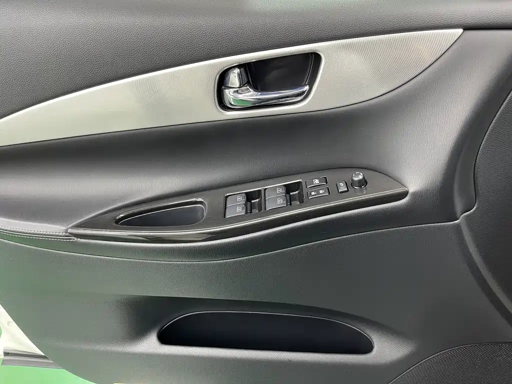 Infiniti QX50 2017 — фото 19
