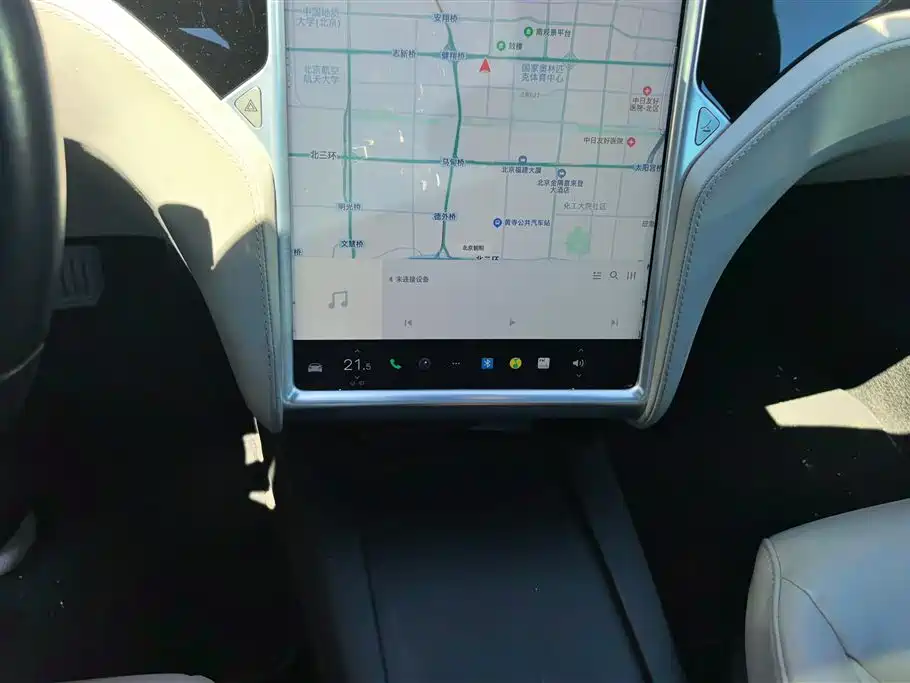 Tesla Model S 2016 — фото 16