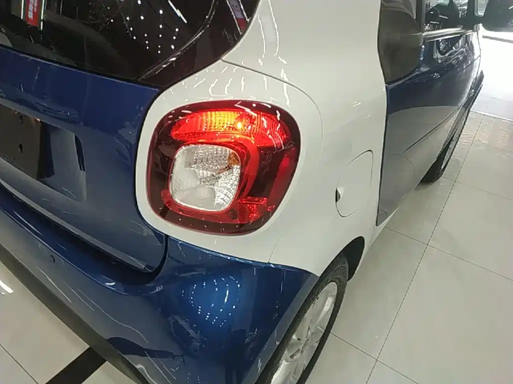smart fortwo 2018 — фото 8