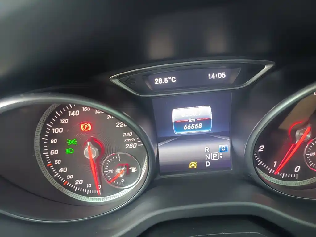 Mercedes-Benz GLA 2018 — фото 12