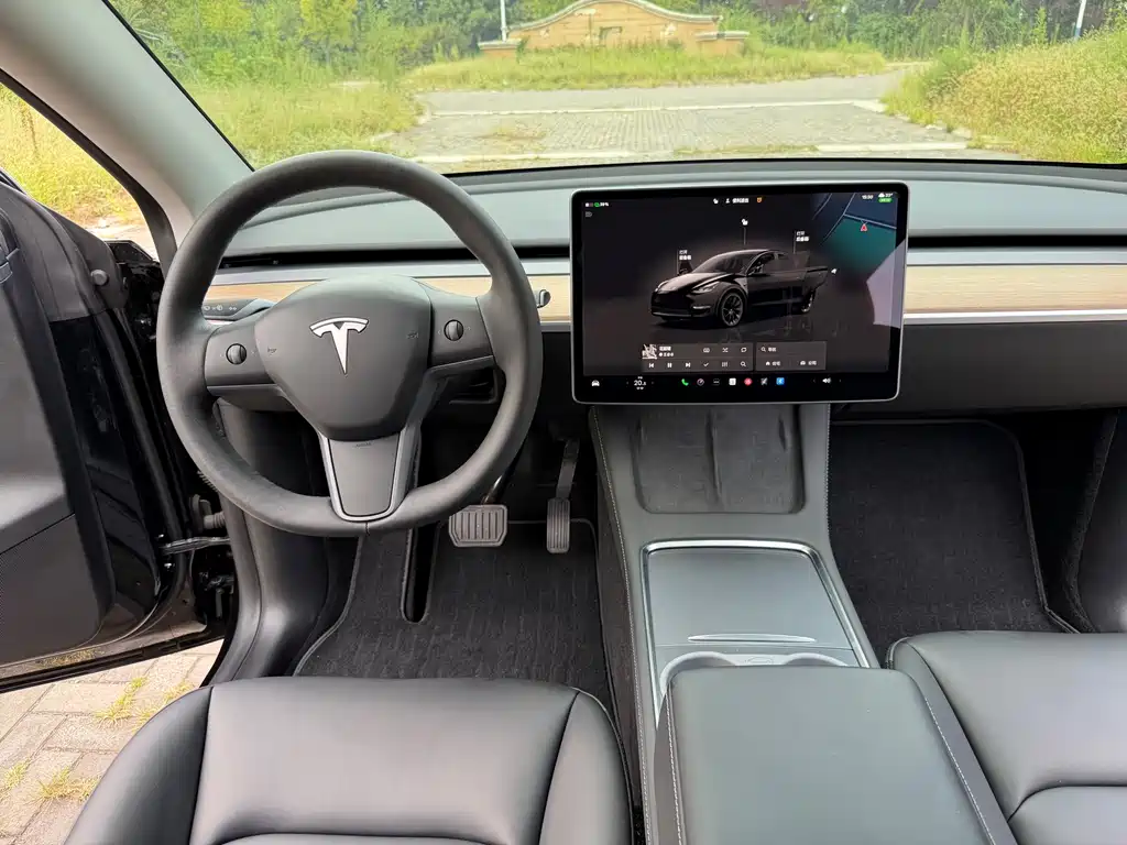 Tesla Model Y 2022 — фото 13