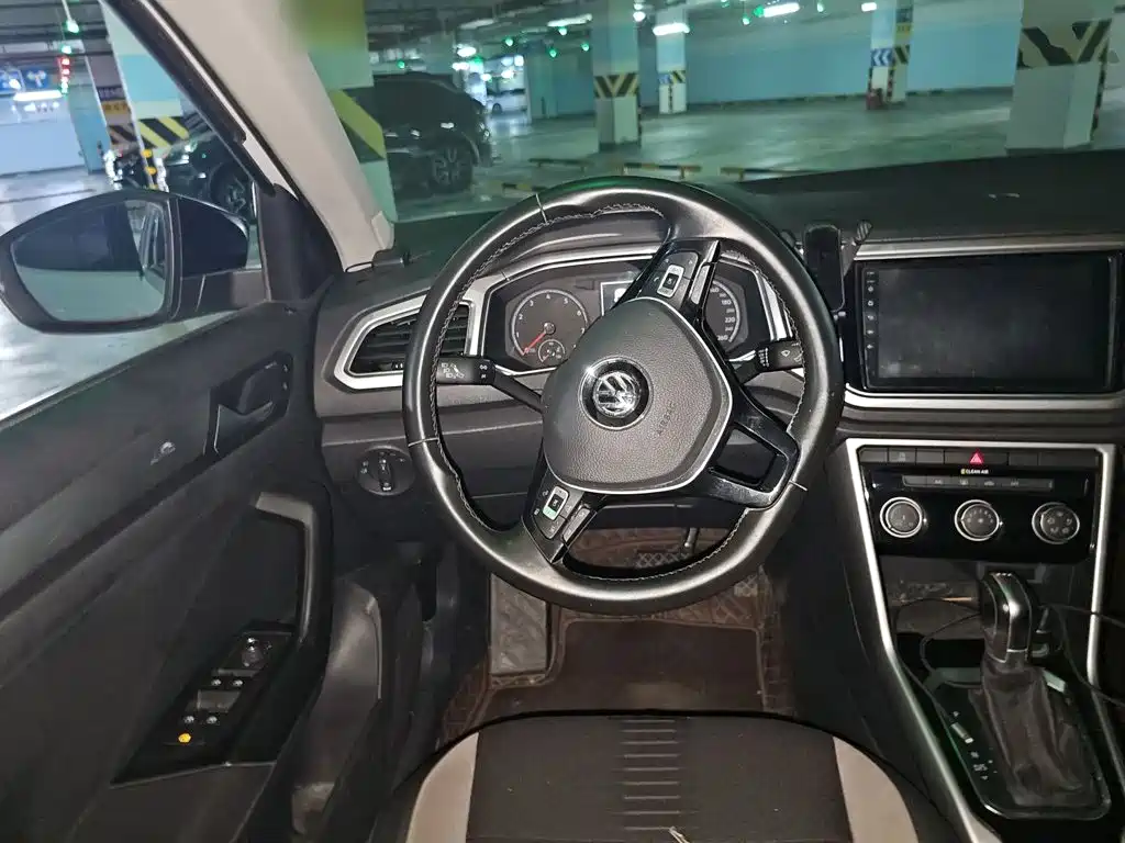Volkswagen T-Roc 2019