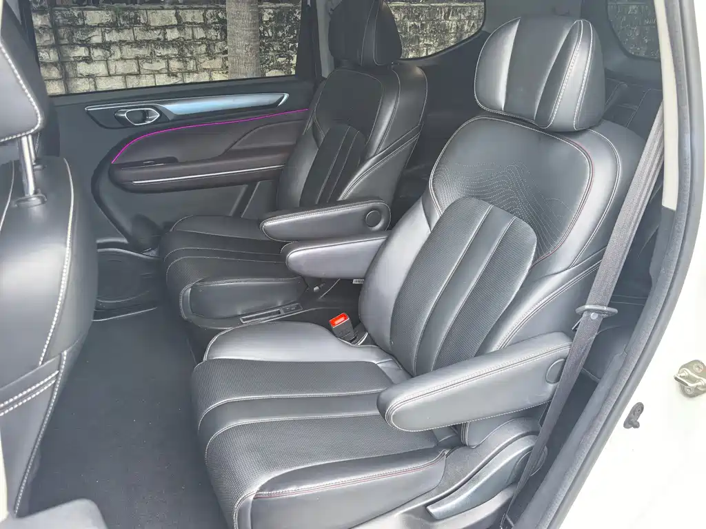 GAC Trumpchi M6 2024 — фото 15