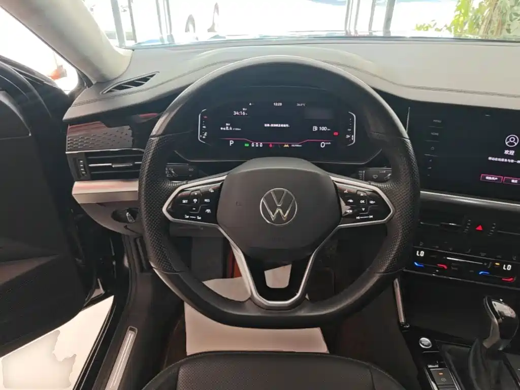 Volkswagen Passat 2023 — фото 11