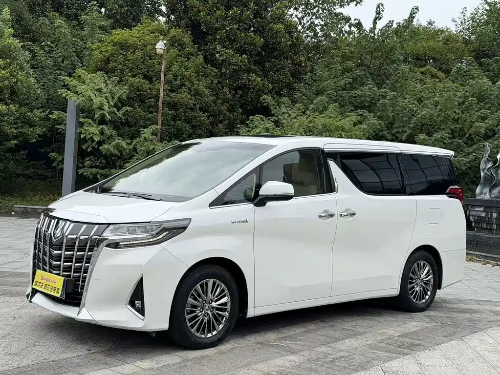 Toyota Alphard 2020 — фото 1