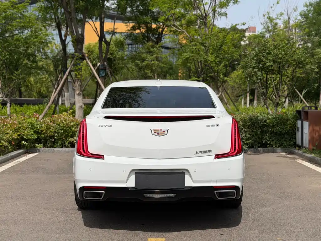 Cadillac XTS 2018 — фото 19