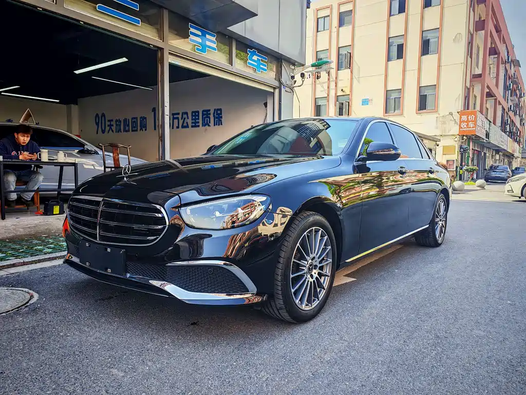 Mercedes-Benz E-Class 2022 — фото 1