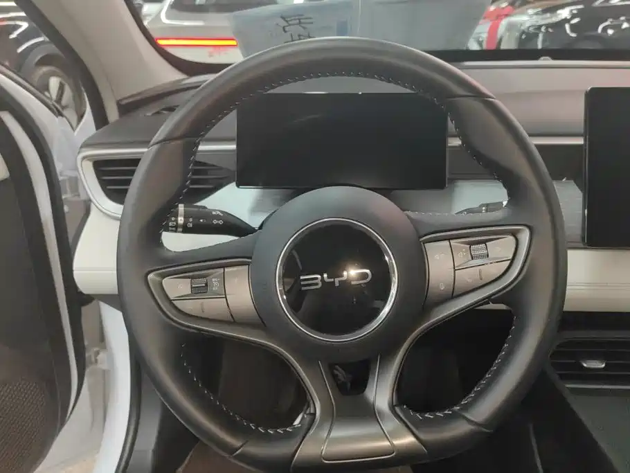 BYD Seal 05 DM-i 2025 — фото 15