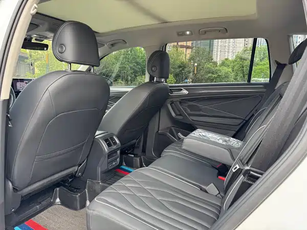 Volkswagen Tiguan L 2024