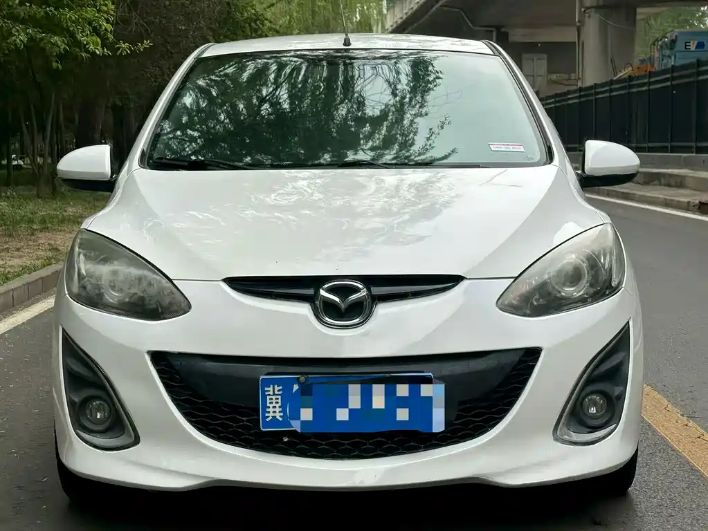 Mazda 2 2012 — фото 2
