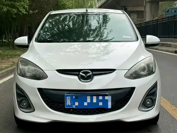 Mazda 2 2012
