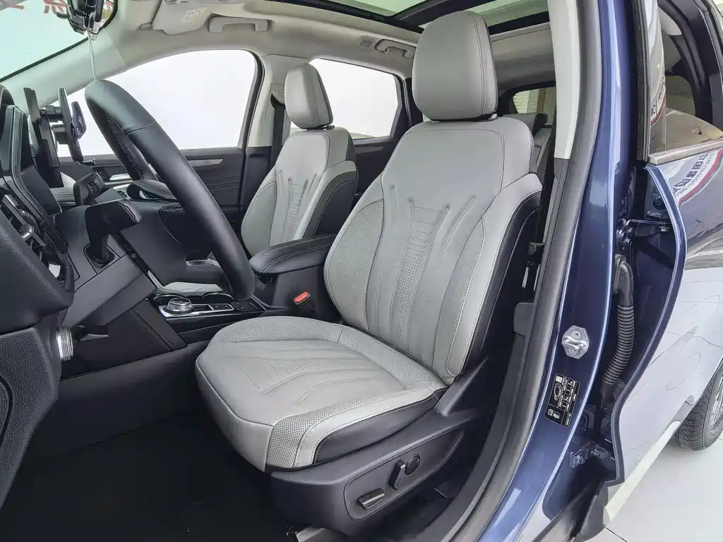 Ford Edge 2021 — фото 17