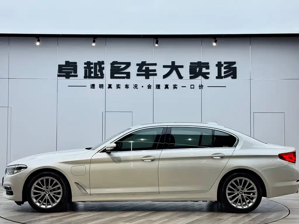 BMW 5 Series New Energy 2020 — фото 4