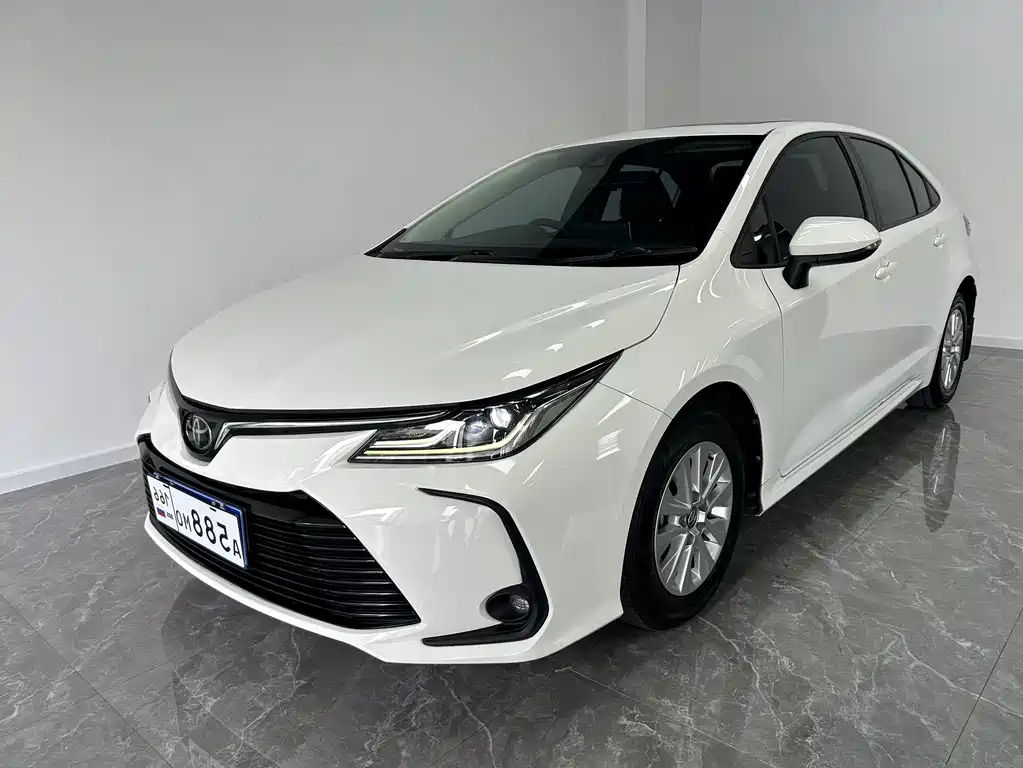 Toyota Corolla 2022 — фото 1