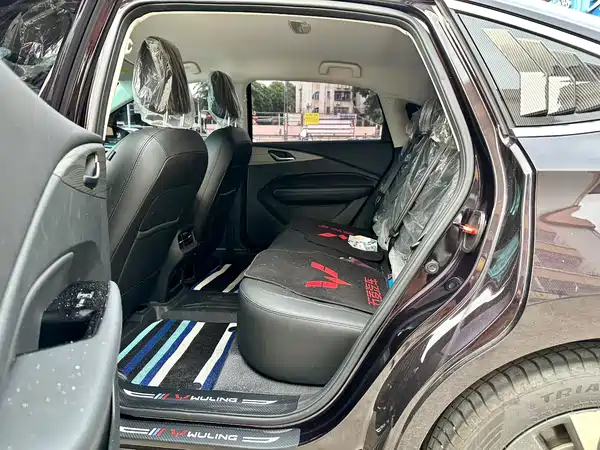 Wuling Starlight 2025