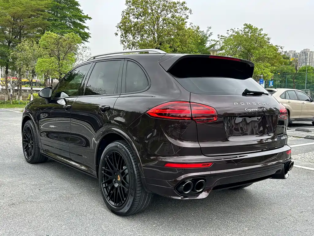 Porsche Cayenne 2017 — фото 11