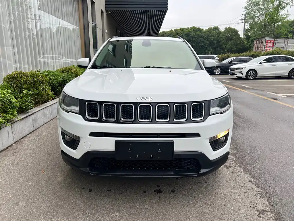 Jeep Compass 2018 — фото 2