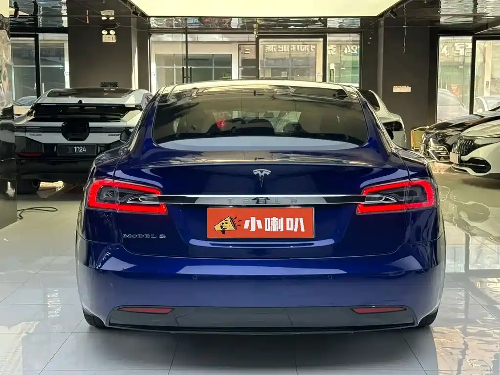 Tesla Model S 2016 — фото 15