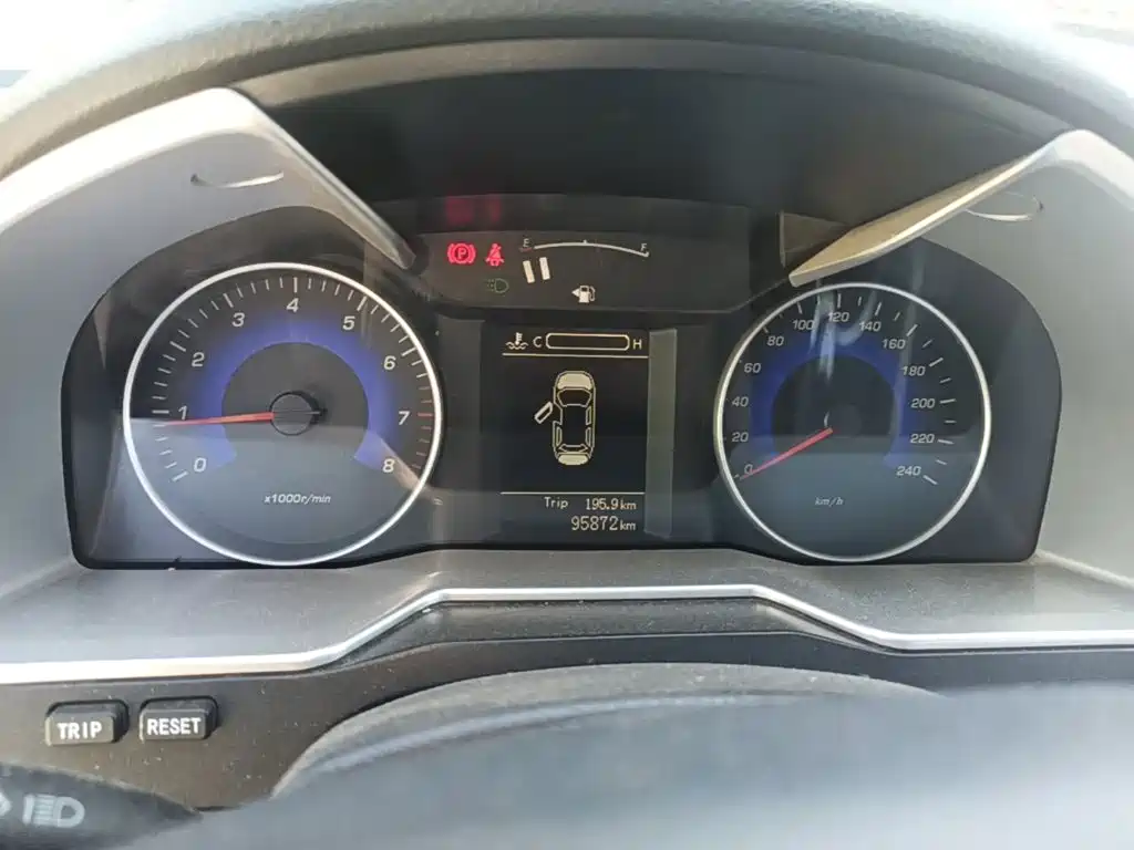 Geely Emgrand 2015 — фото 18