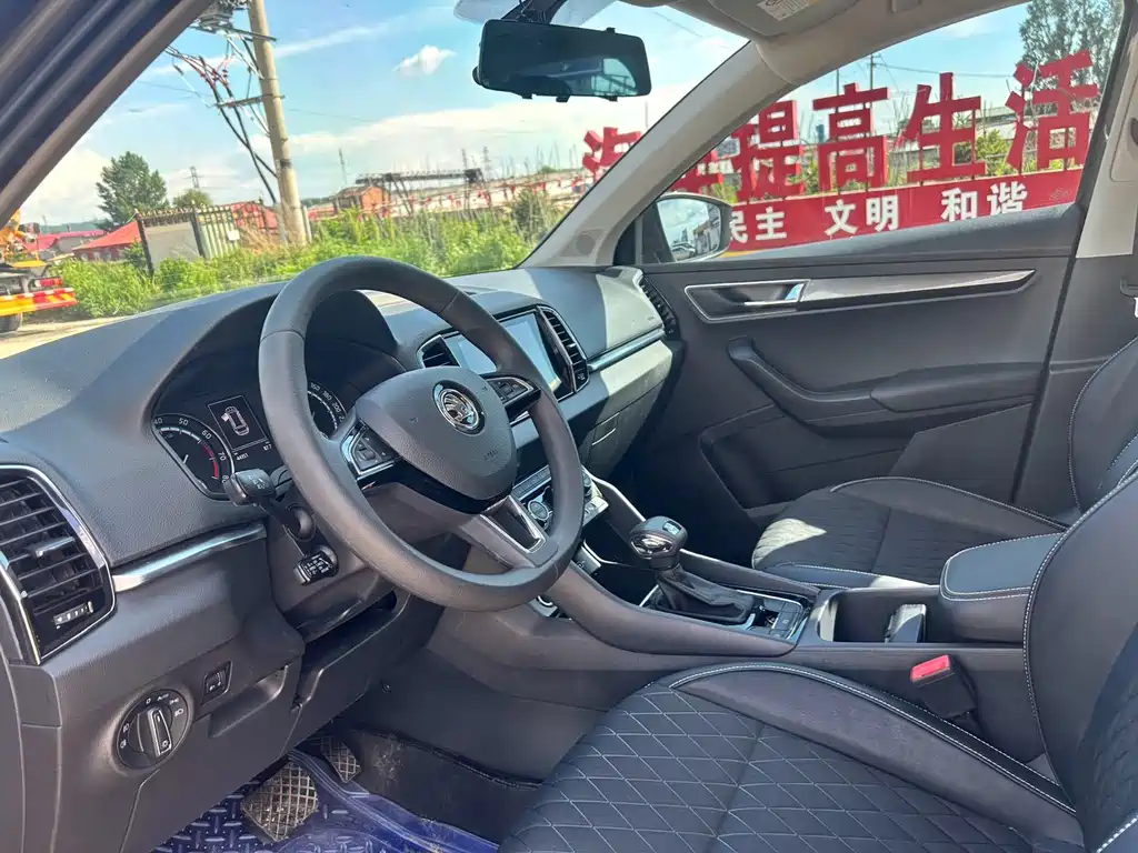 Skoda Karoq 2021 — фото 12