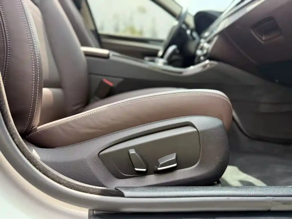 BMW 5 Series 2016 — фото 24