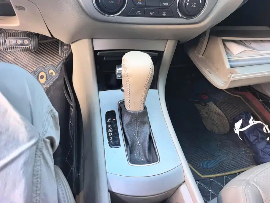 Dongfeng Fengshen A60 2014 — фото 16