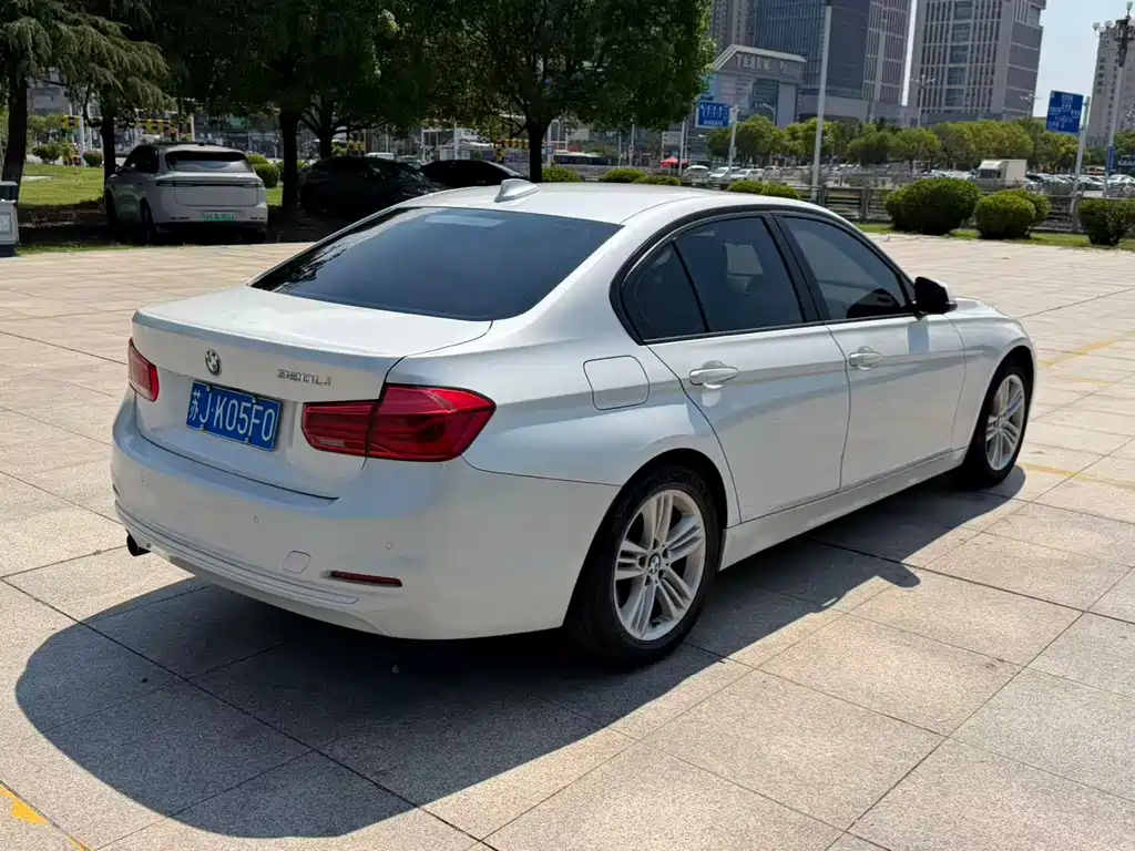 BMW 3 Series 2017 — фото 9