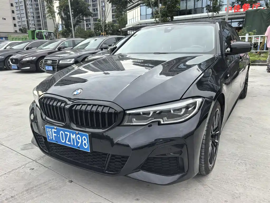 BMW 3 Series 2022 — фото 1
