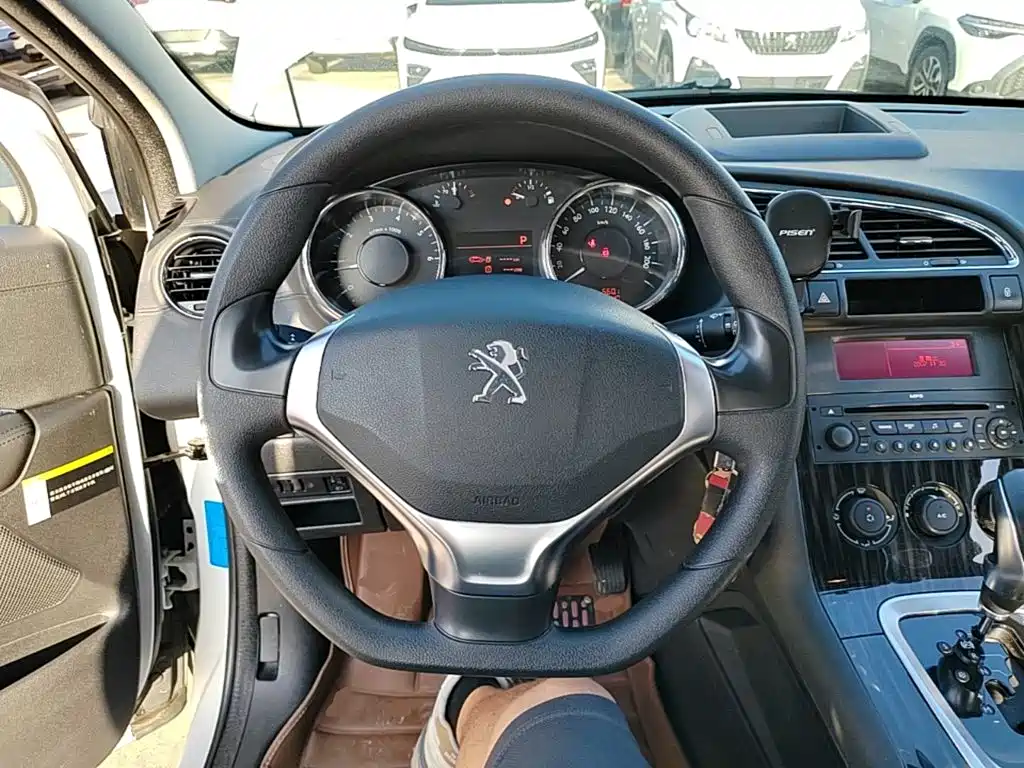 Peugeot 3008 2016 — фото 11