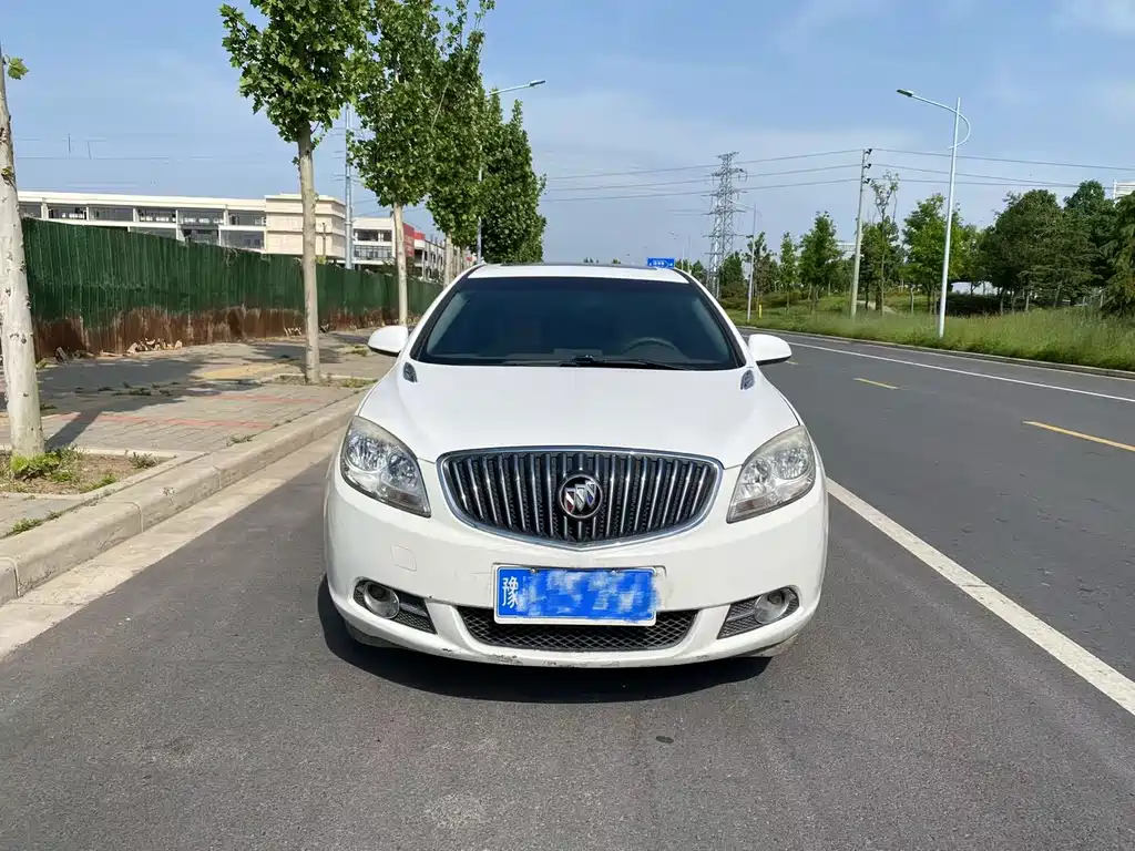 Buick Excelle 2013 — фото 2