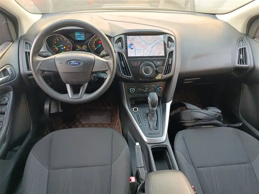 Ford Focus 2016 — фото 12