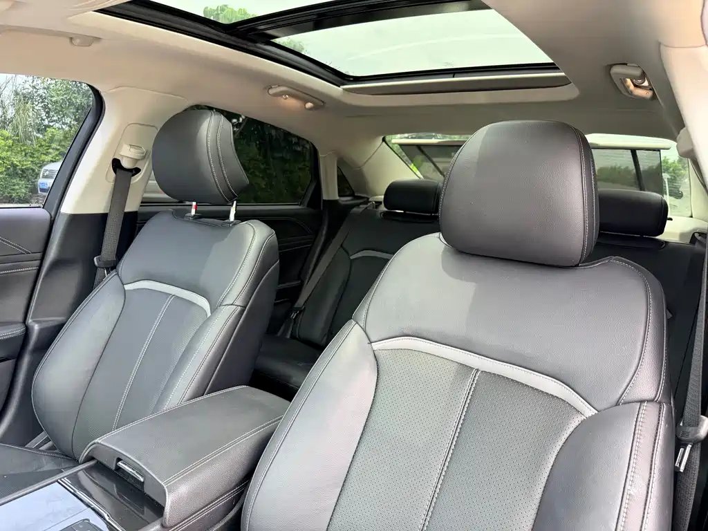 Ford Taurus 2018 — фото 11