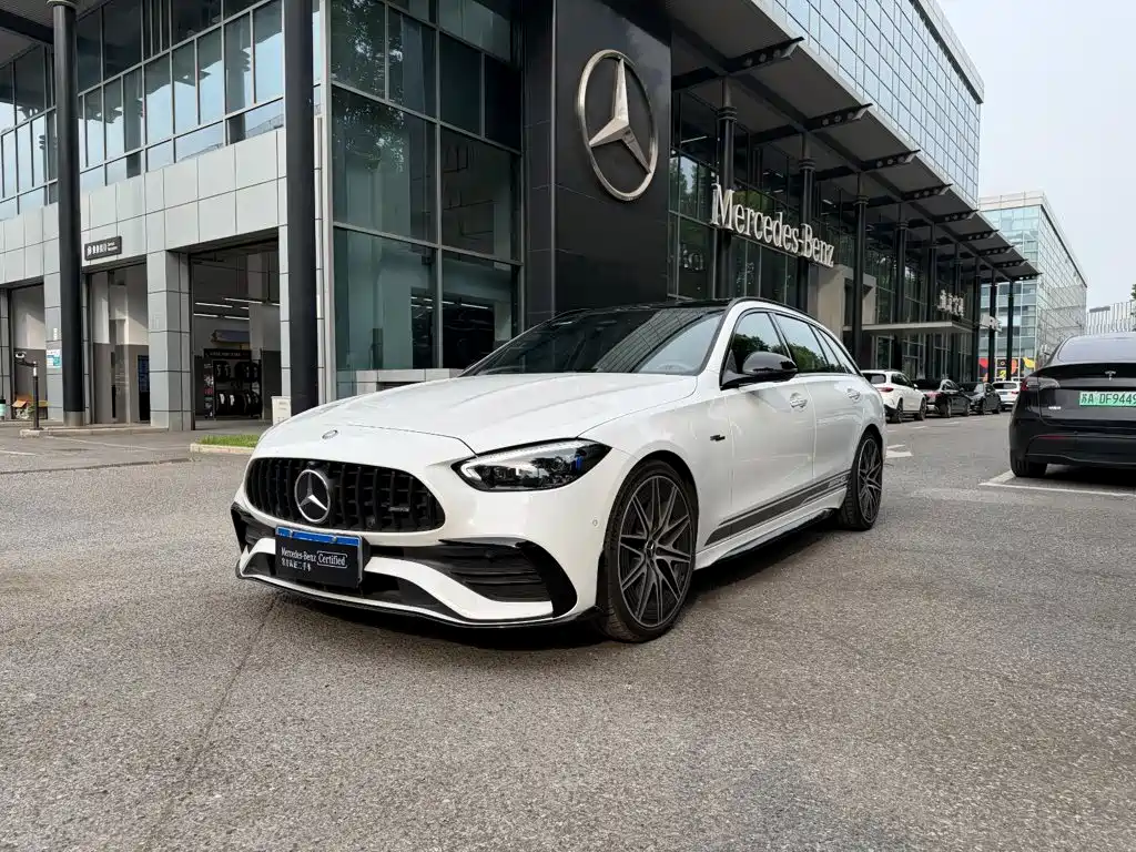 Mercedes-Benz C-Class AMG 2025 — фото 1