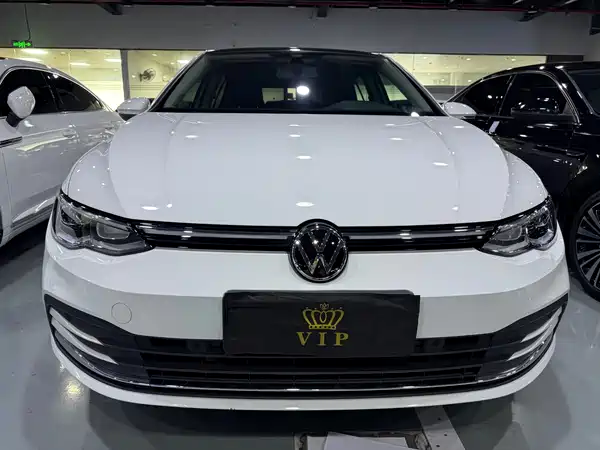 Volkswagen Golf 2024