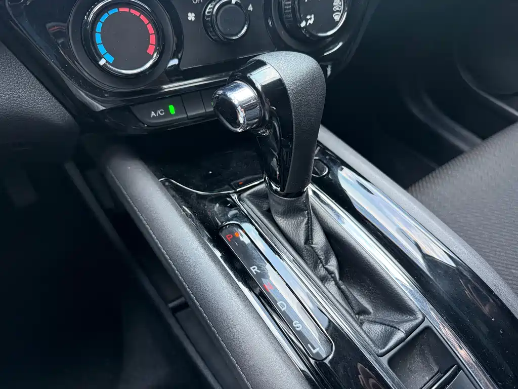 Honda Vezel 2018 — фото 9