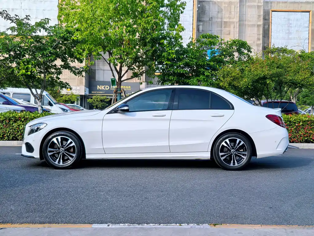Mercedes-Benz C-Class 2017 — фото 10