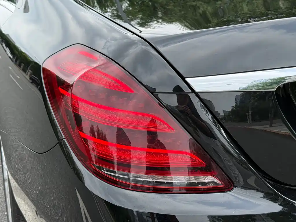 Mercedes-Benz S-Class 2020