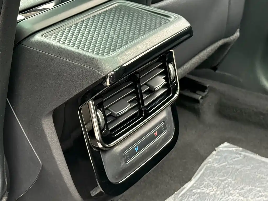 Land Rover Range Rover Evoque 2022 — фото 19