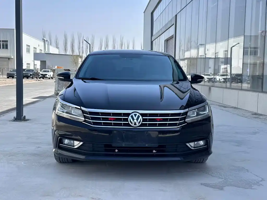 Volkswagen Passat 2018 — фото 2