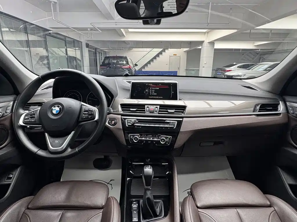 BMW X1 2016 — фото 9