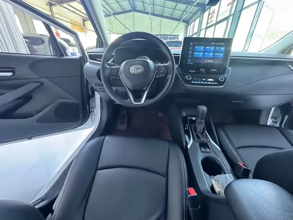Toyota Corolla 2022 — фото 10