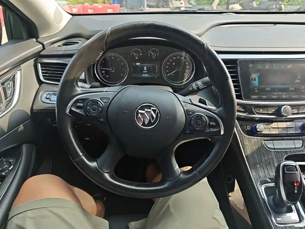 Buick LaCrosse 2018 — фото 11